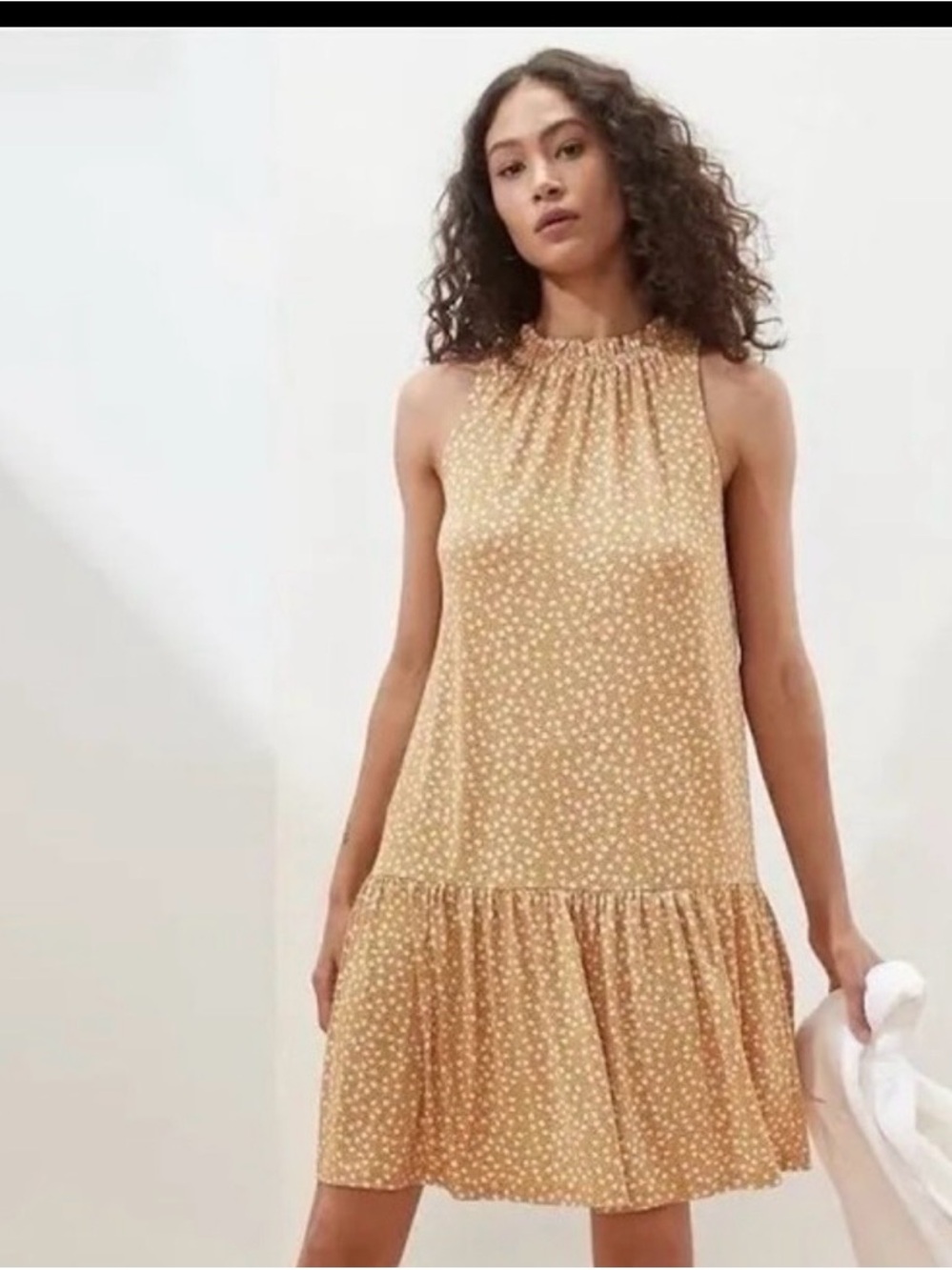 Banana Republic Sleeveless
Ruffle Dress Yellow Polka Dot